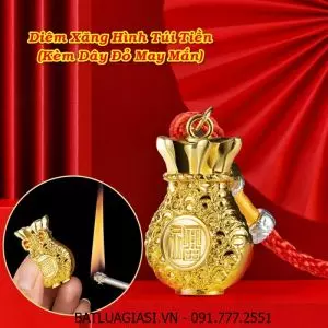 BẬT LỬA DIÊM XĂNG TÀI LỘC HÌNH TÚI TIỀN KÈM DÂY ĐỎ MAY MẮN (KIM LOẠI) - (XÀI XĂNG)